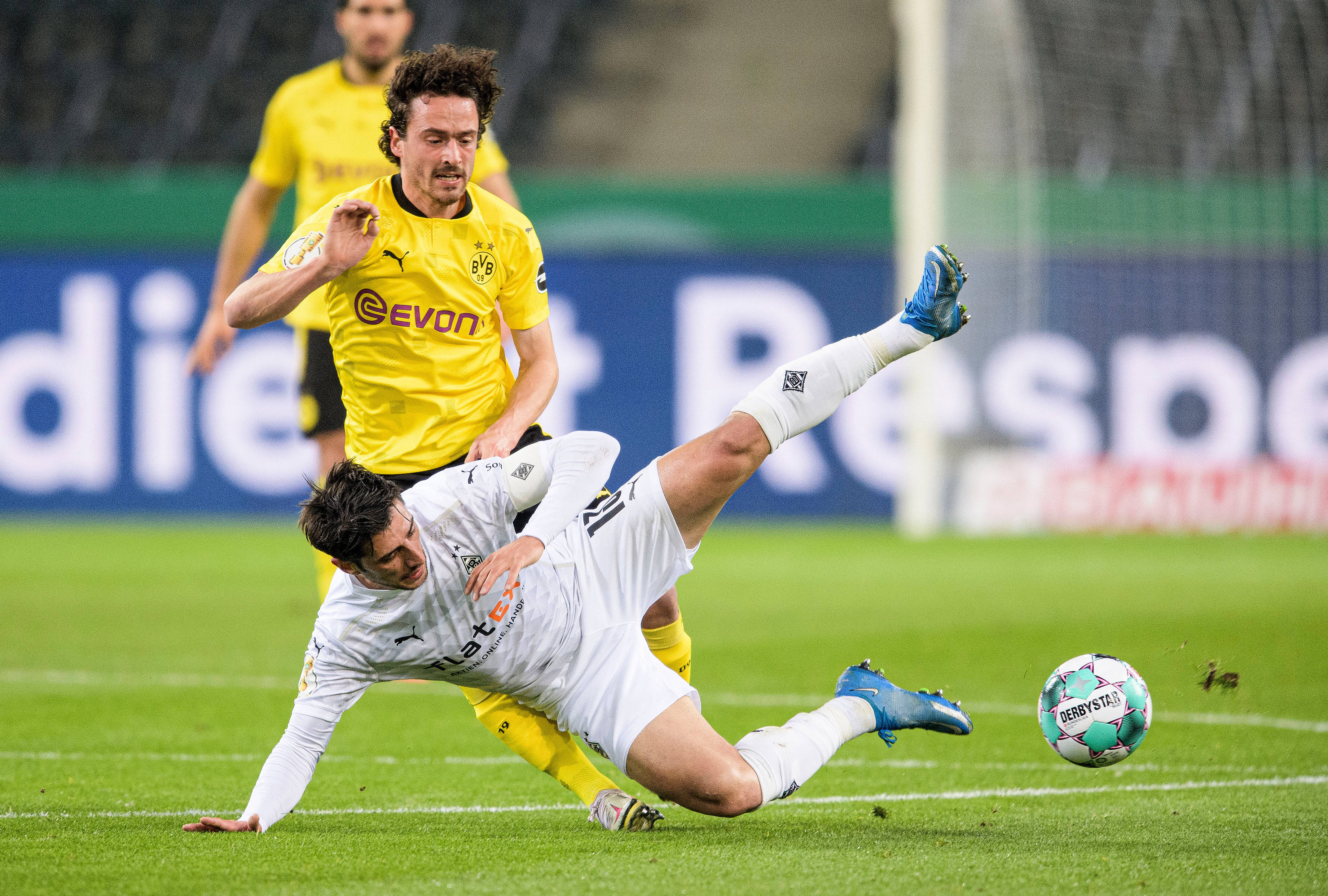 关于德国足球强队大放异彩，赛场上演绝杀好戏的信息