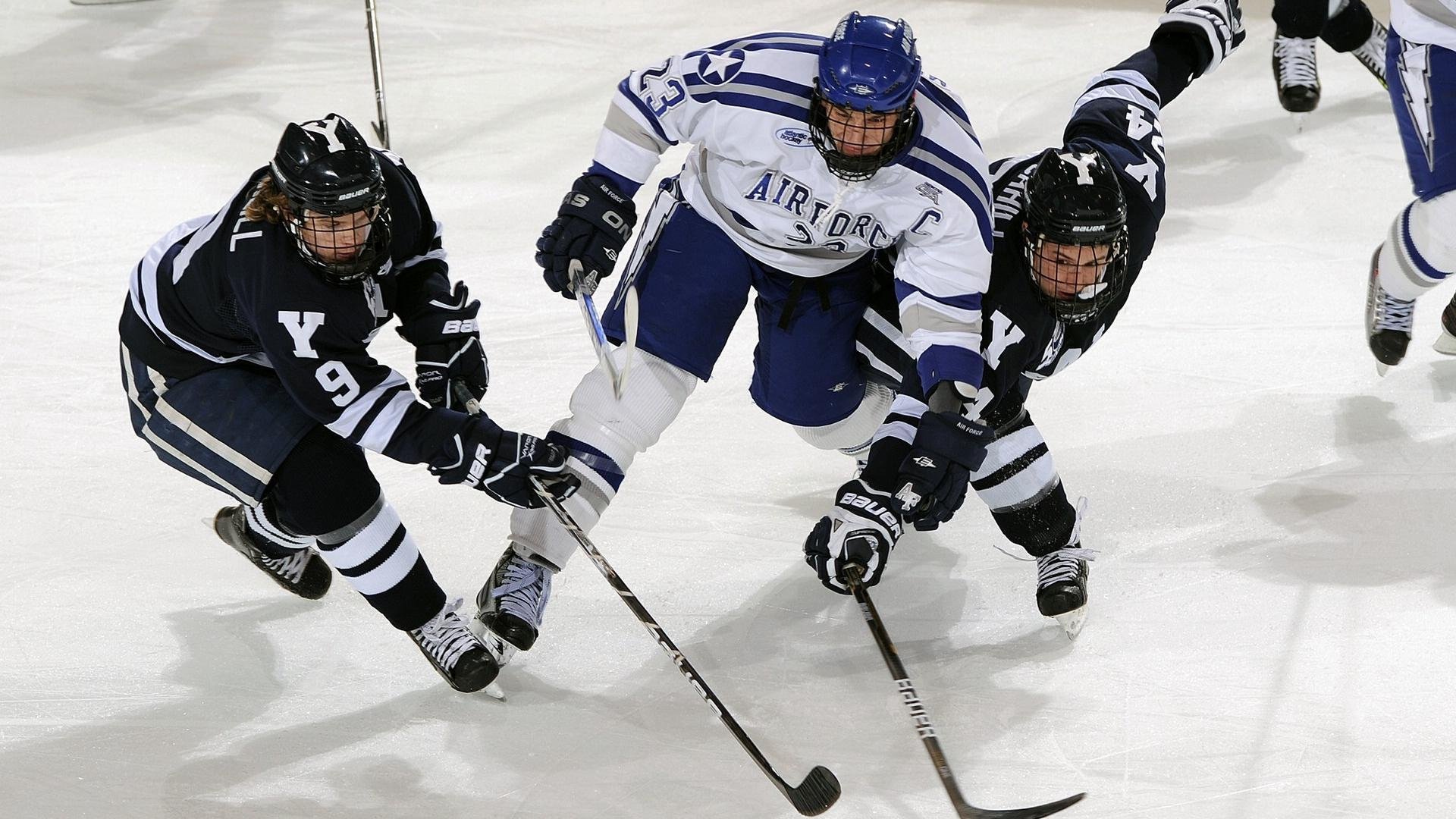 绝杀之夜,德里赫特化身关键先生—那不勒斯力克威尔士的战术复盘与启示