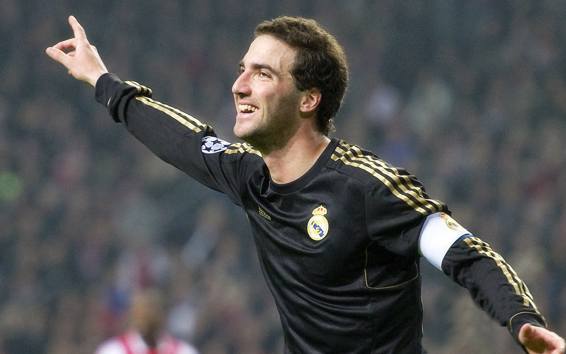 绝杀之夜,德里赫特化身关键先生—那不勒斯力克威尔士的战术复盘与启示